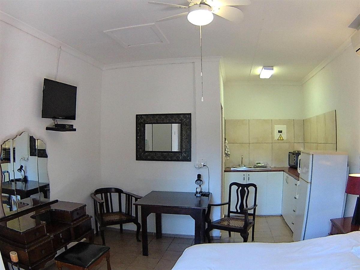 Kuru-Kuru Guesthouse Kuruman Ngoại thất bức ảnh